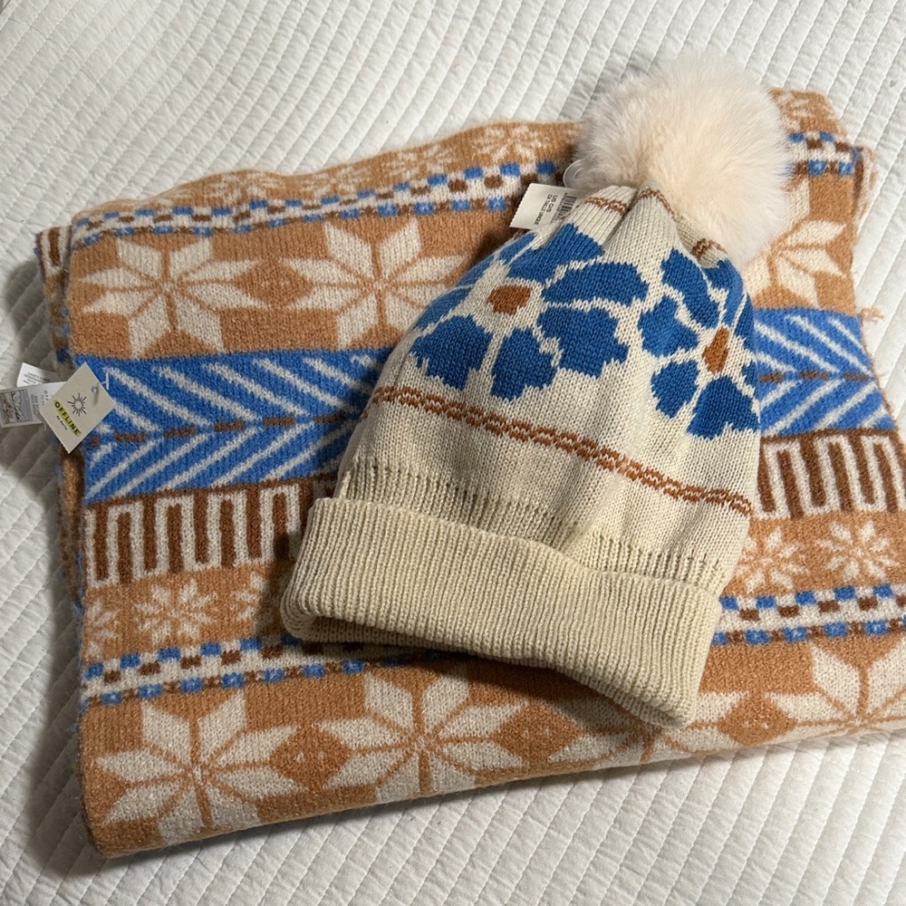 NWT Scarf and Beanie Set Offline By AE
